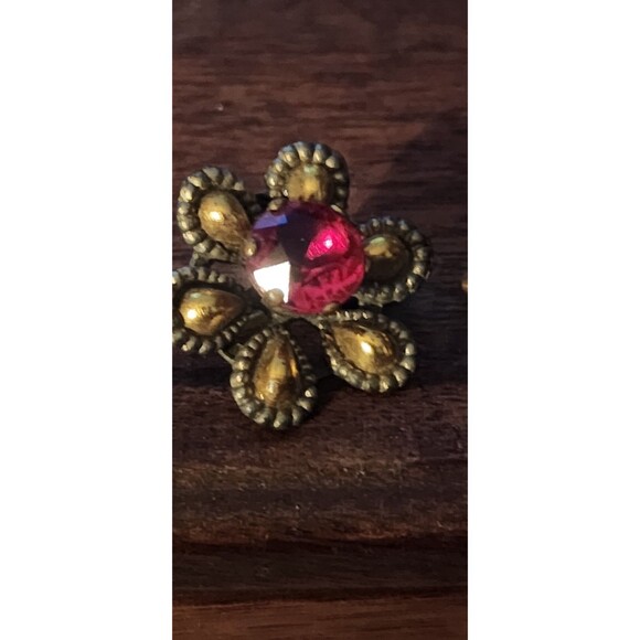 Vintage Brass & Ruby Glass Cufflinks – Floral Screw-Back Mid-Century Style - Picture 3 of 7